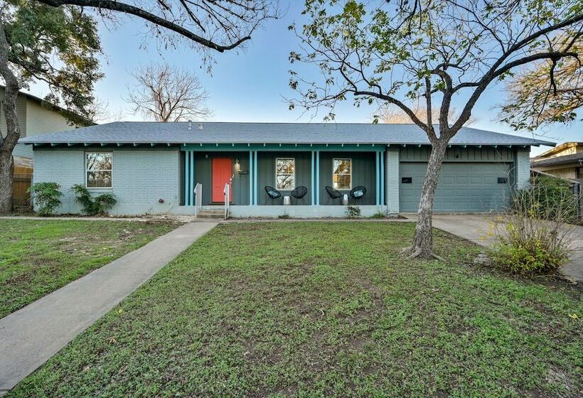 Modern Home W/ Spectacular Views, Near Downtown!