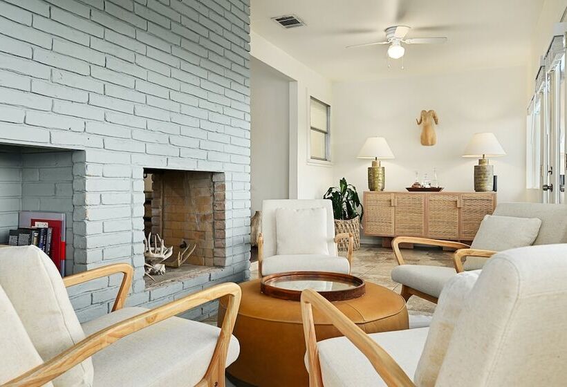 Modern Home W/ Spectacular Views, Near Downtown!