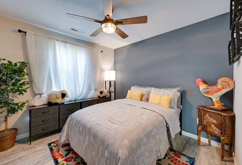 Modern Mount Airy Hideaway W/ Private Backyard!