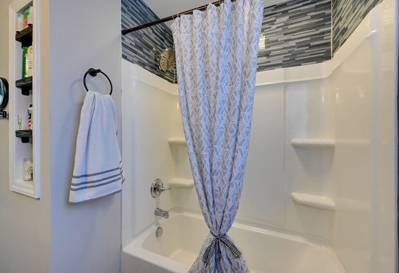 Modern Mount Airy Hideaway W/ Private Backyard!