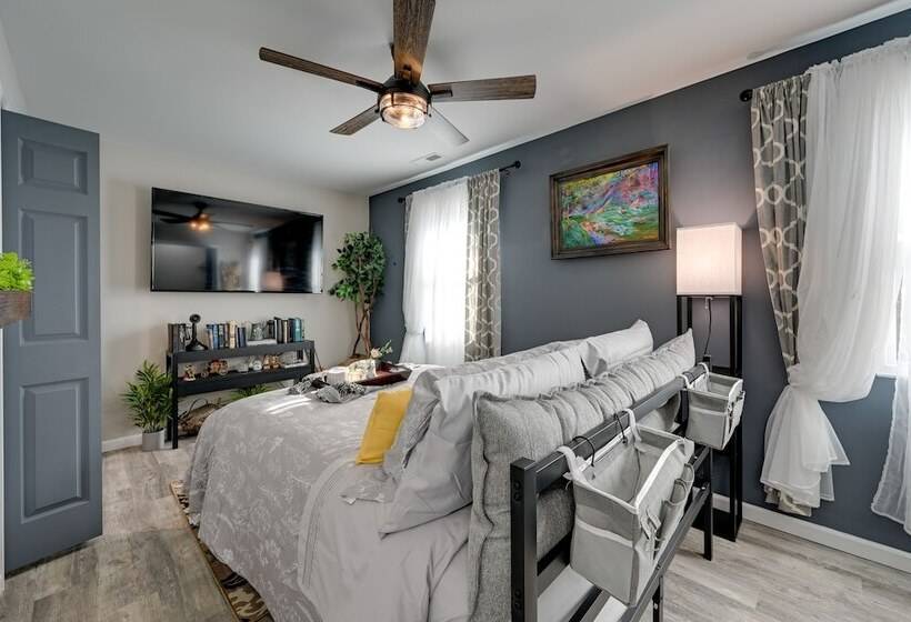 Modern Mount Airy Hideaway W/ Private Backyard!