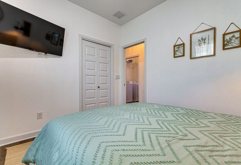 Modern Pensacola Vacation Home W/ Private Pool!