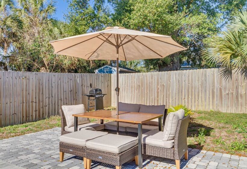 Modern Pensacola Vacation Home W/ Private Pool!