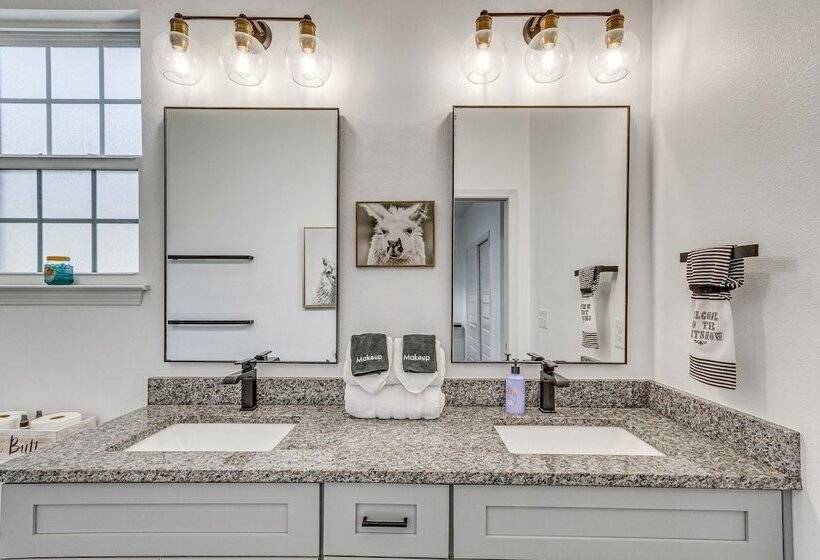 Modern Pensacola Vacation Home W/ Private Pool!