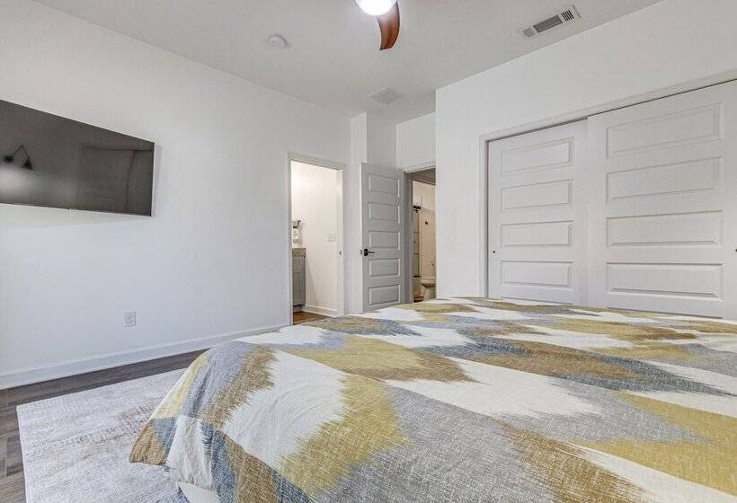 Modern Pensacola Vacation Home W/ Private Pool!