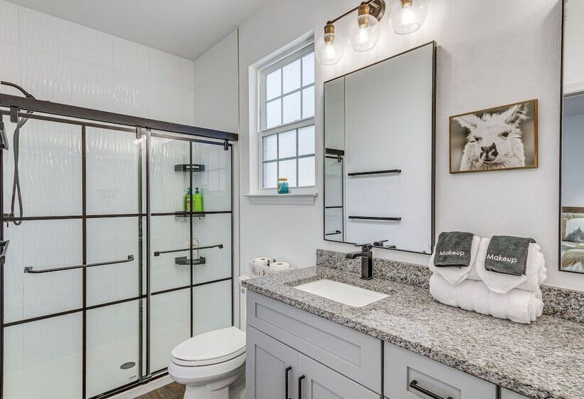 Modern Pensacola Vacation Home W/ Private Pool!