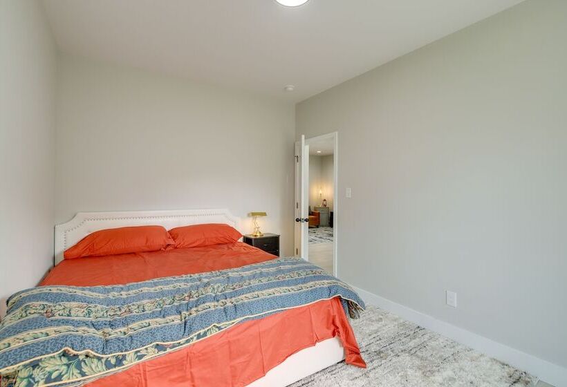 Modern & Pet Friendly Home: 3 Mi To Dtwn Knoxville