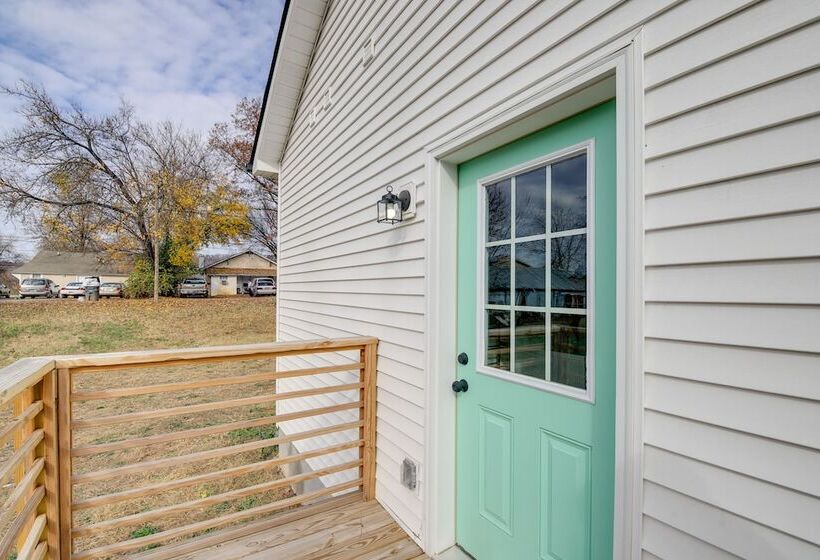 Modern & Pet Friendly Home: 3 Mi To Dtwn Knoxville