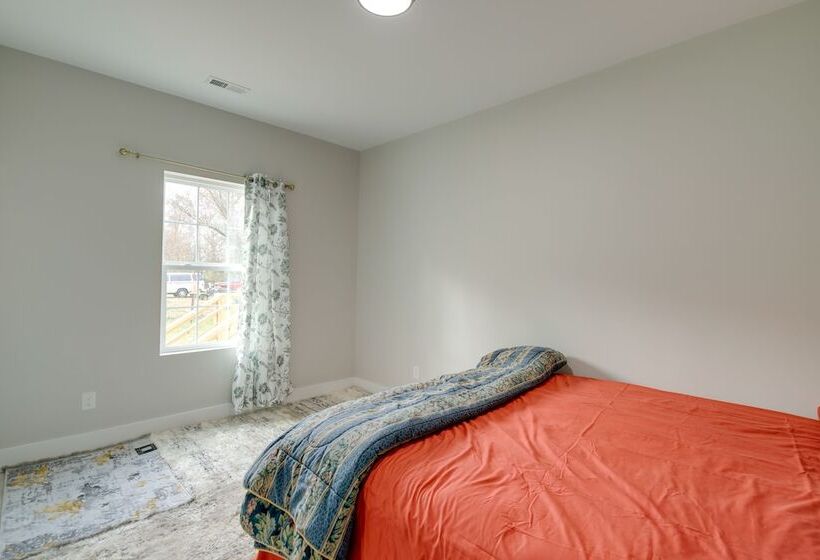 Modern & Pet Friendly Home: 3 Mi To Dtwn Knoxville