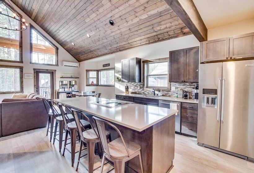 Modern Ronald Cabin Retreat W/ Community Amenities