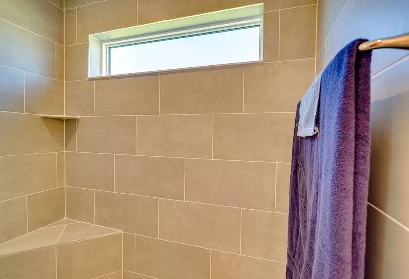 Modern The Villages Home W/ Screened Porch!