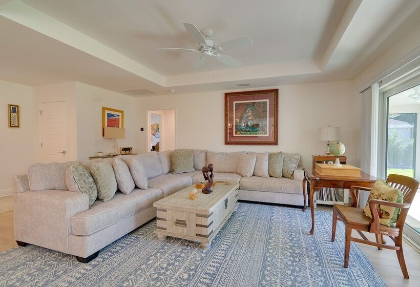 Modern The Villages Home W/ Screened Porch!