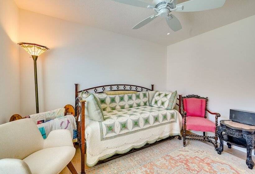 Modern The Villages Home W/ Screened Porch!