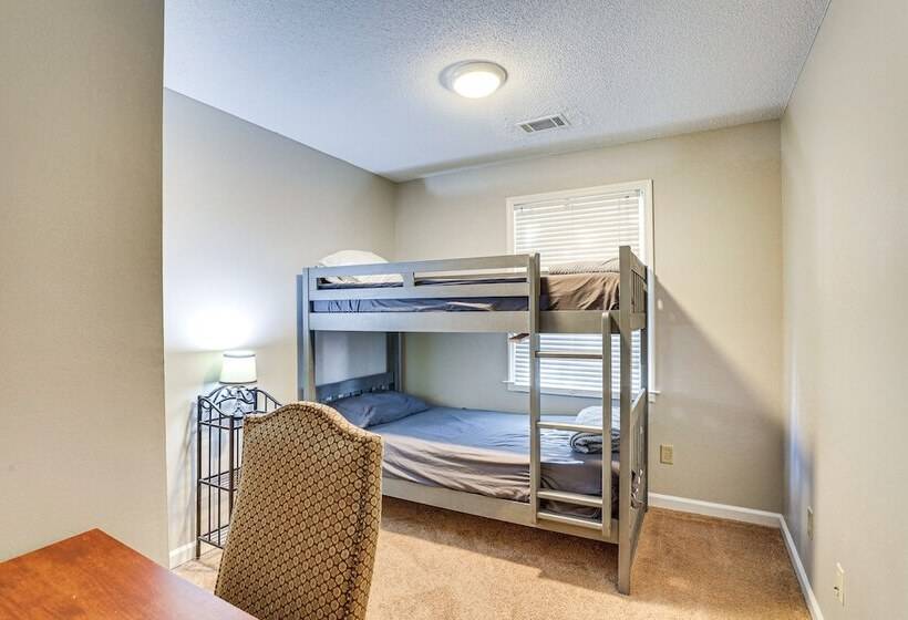 Mount Pleasant Home W/ Yard, Sunroom & Game Room!