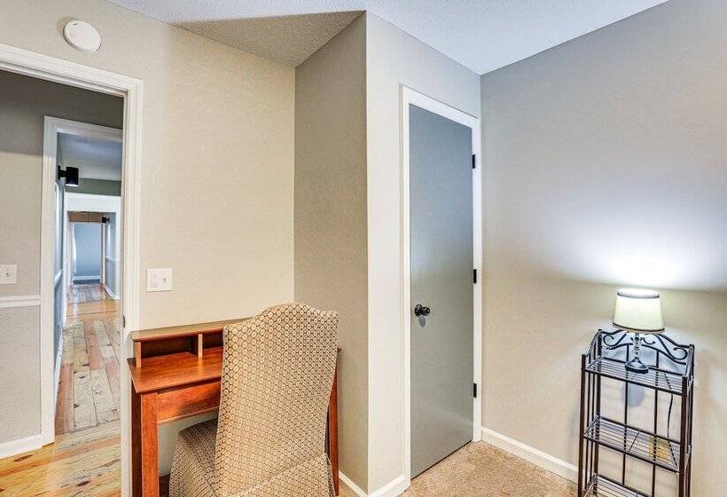 Mount Pleasant Home W/ Yard, Sunroom & Game Room!