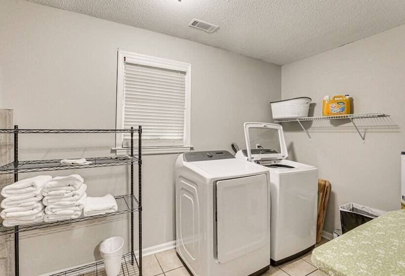 Mount Pleasant Home W/ Yard, Sunroom & Game Room!