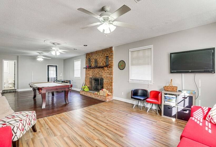 Mount Pleasant Home W/ Yard, Sunroom & Game Room!