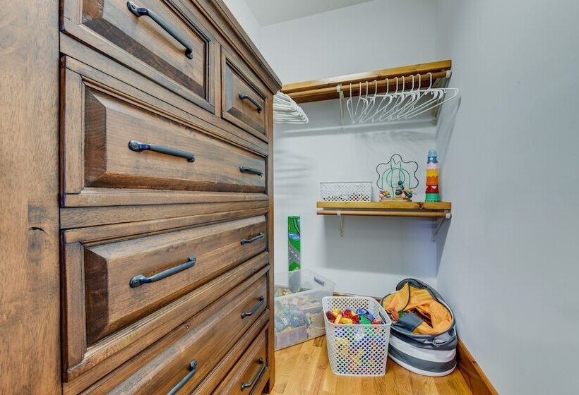 Mountain View Cabin In Maggie Valley W/ Foosball!