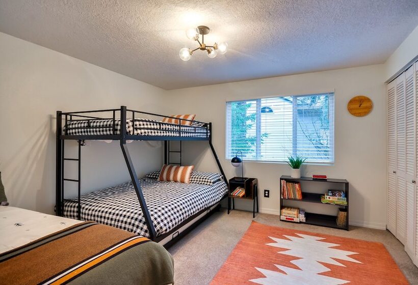 Mt Hood  Timberhaus  W/ Family Friendly Amenities!