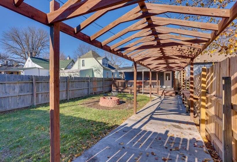 8 Mi To Louisville: New Albany Home W/ Grill!