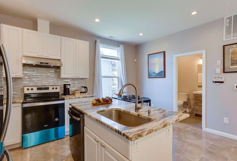 8 Mi To Louisville: New Albany Home W/ Grill!