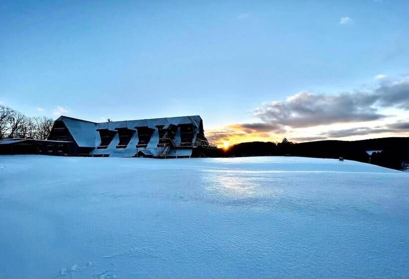 New Wintervue Home With Fireplace Pet Friendly