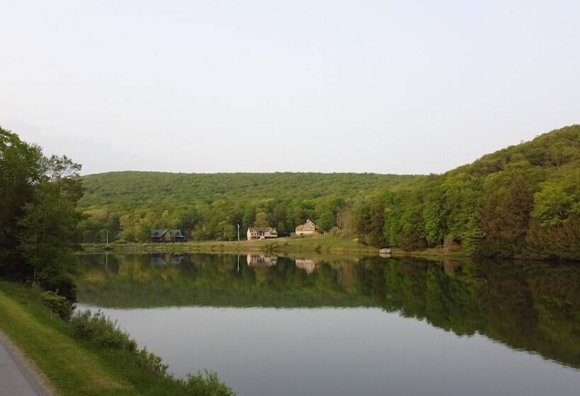 New Wintervue Home With Fireplace Pet Friendly