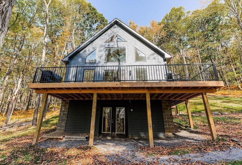 New Wintervue Home With Fireplace Pet Friendly