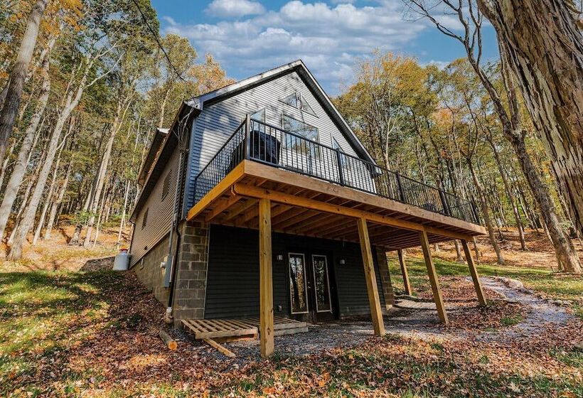 New Wintervue Home With Fireplace   Pet Friendly