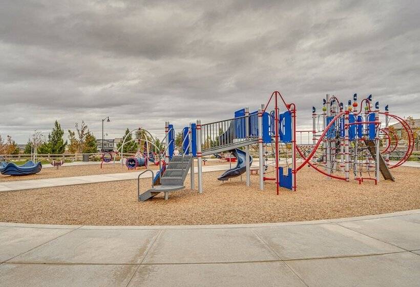 Newly Built Tracy Home W/ Backyard + Pool Access!