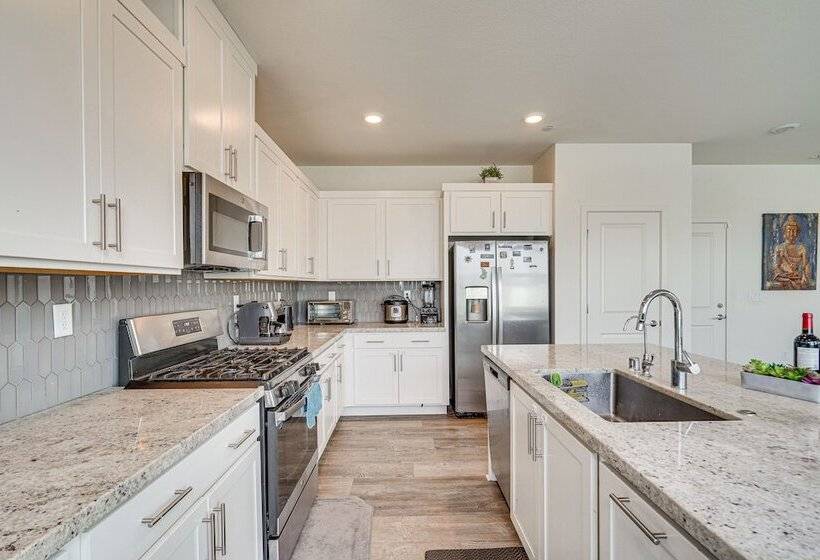 Newly Built Tracy Home W/ Backyard + Pool Access!