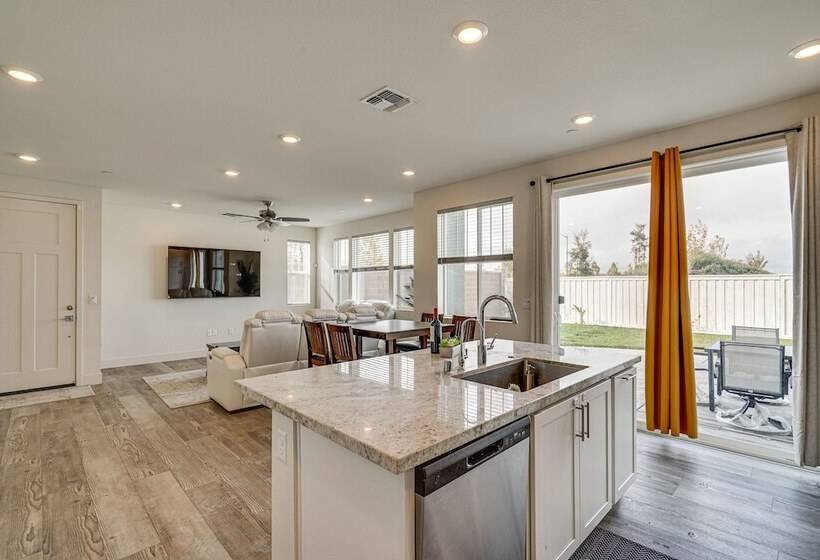 Newly Built Tracy Home W/ Backyard + Pool Access!