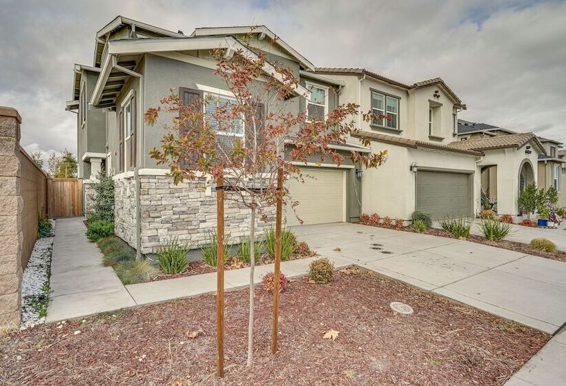 Newly Built Tracy Home W/ Backyard + Pool Access!