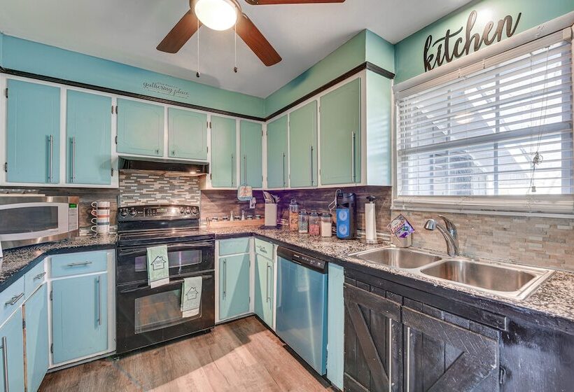 North Carolina Abode W/ Fire Pit, Near Theme Parks