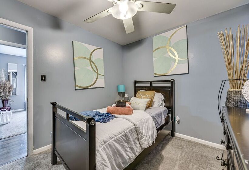 North Carolina Abode W/ Fire Pit, Near Theme Parks