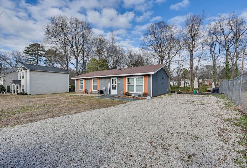 North Carolina Abode W/ Fire Pit, Near Theme Parks