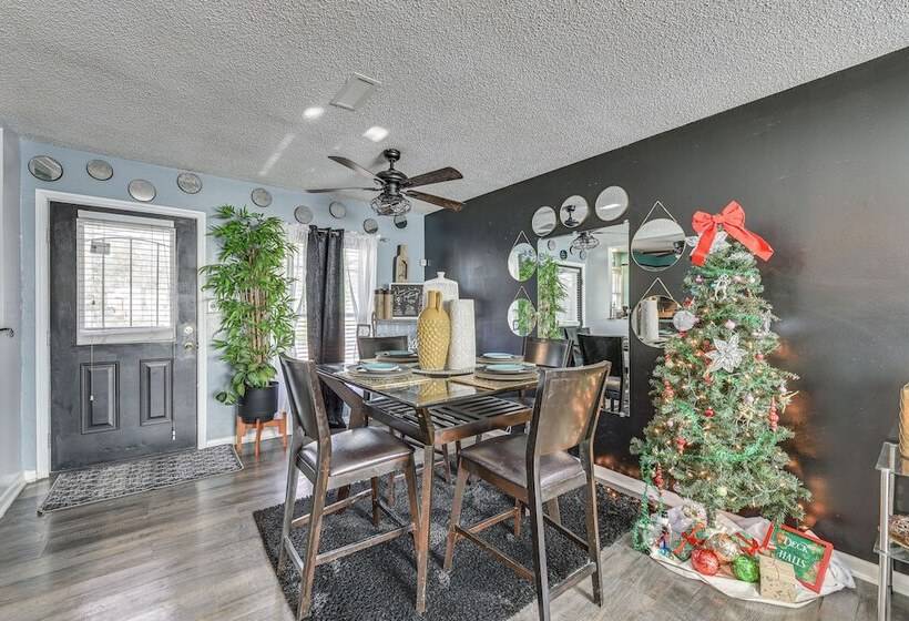 North Carolina Abode W/ Fire Pit, Near Theme Parks