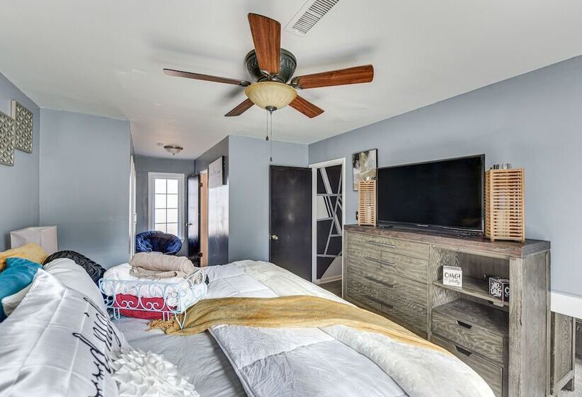 North Carolina Abode W/ Fire Pit, Near Theme Parks