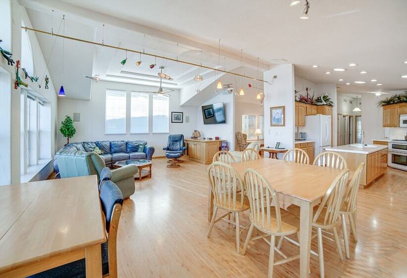 North Lakeport Home On Clear Lake: Boat + Unwind!