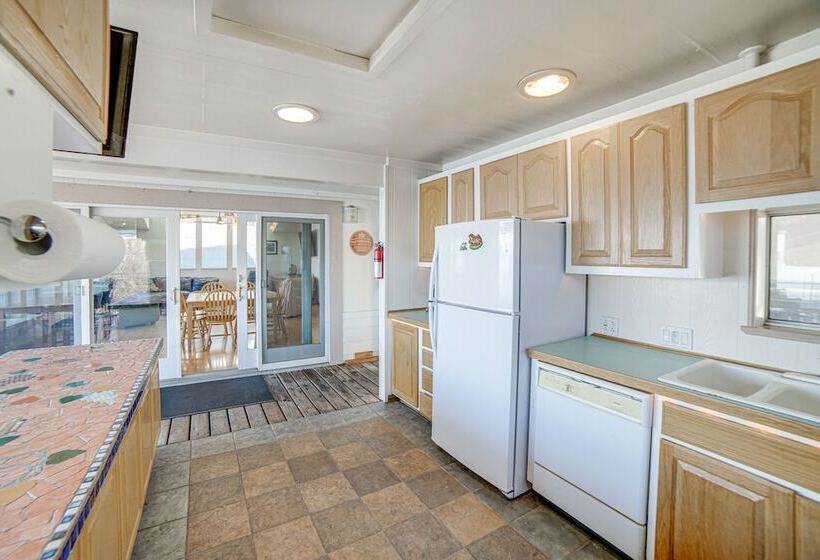 North Lakeport Home On Clear Lake: Boat + Unwind!