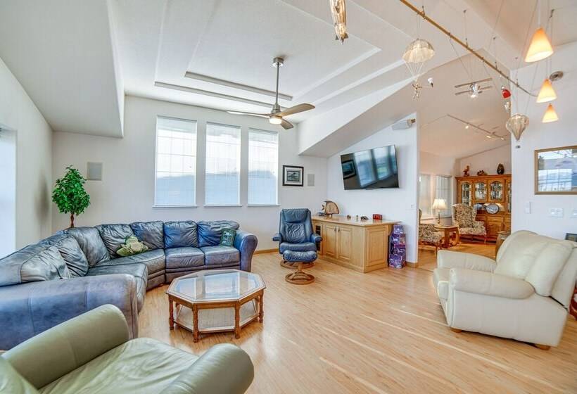 North Lakeport Home On Clear Lake: Boat + Unwind!