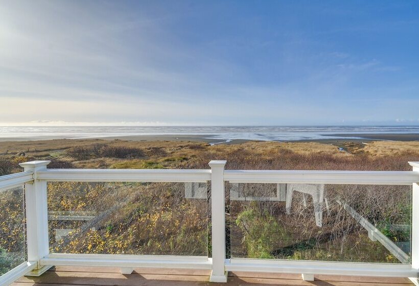 Oceanfront Moclips Retreat W/ Beach Access & View!