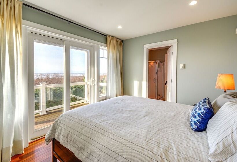 Oceanfront Moclips Retreat W/ Beach Access & View!