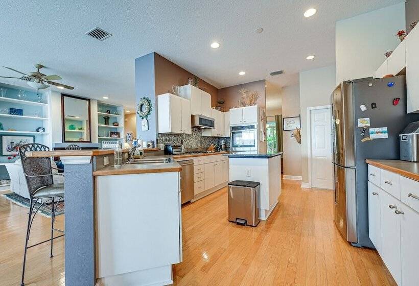 Odessa Lake House W/ Private Pool & Screened Lanai