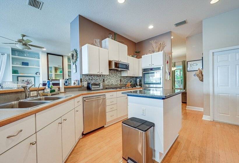 Odessa Lake House W/ Private Pool & Screened Lanai