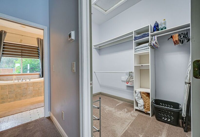 Odessa Lake House W/ Private Pool & Screened Lanai