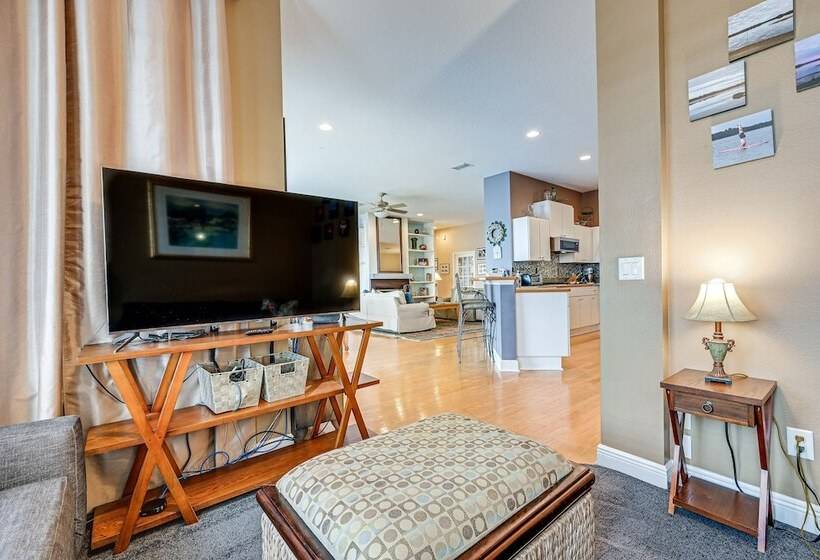 Odessa Lake House W/ Private Pool & Screened Lanai