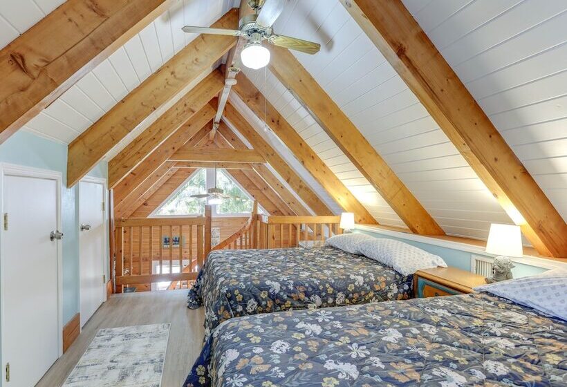 Okeechobee Cabin W/ Patio & Community Pool!