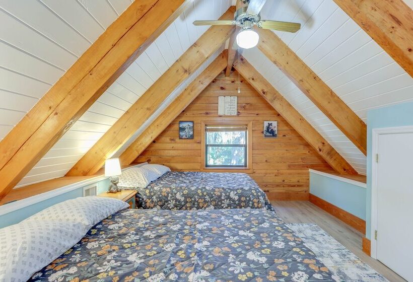 Okeechobee Cabin W/ Patio & Community Pool!