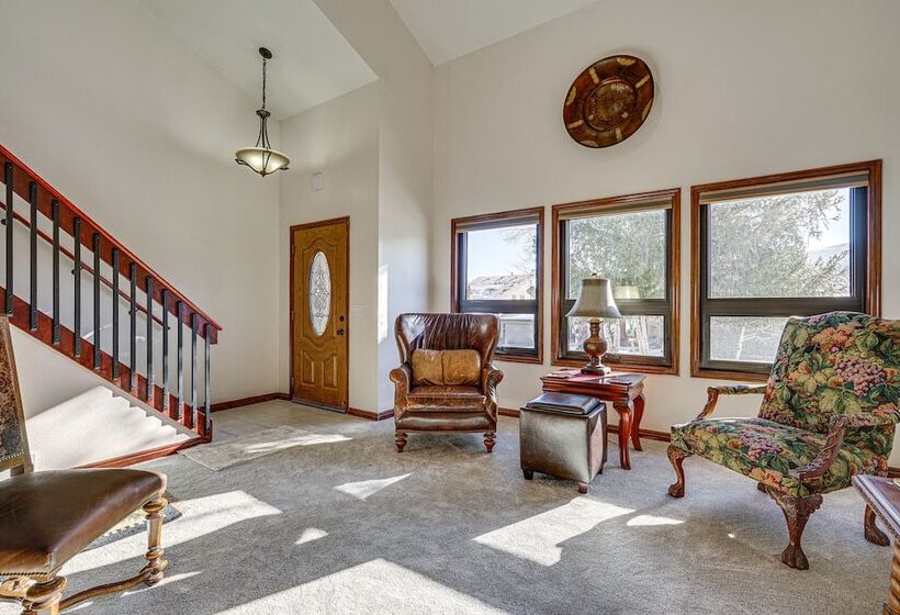 Park City Home W/ 2 Fireplaces & 2 Living Rooms!